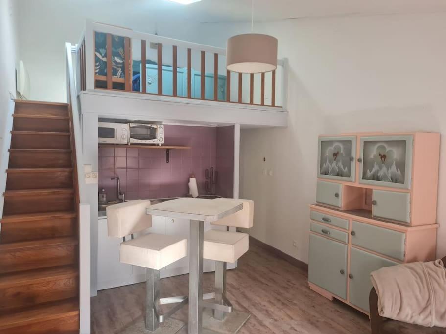 Apartment Centre